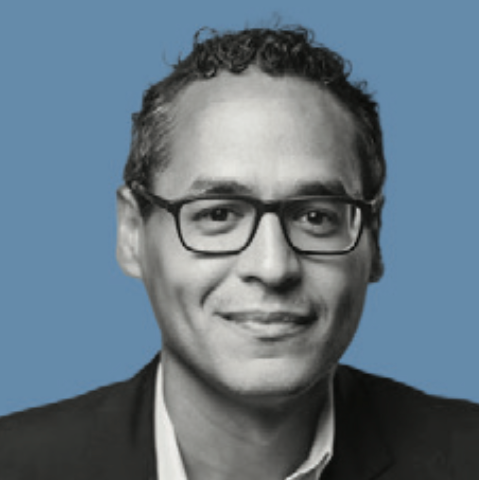 Roosevelt Montás headshot