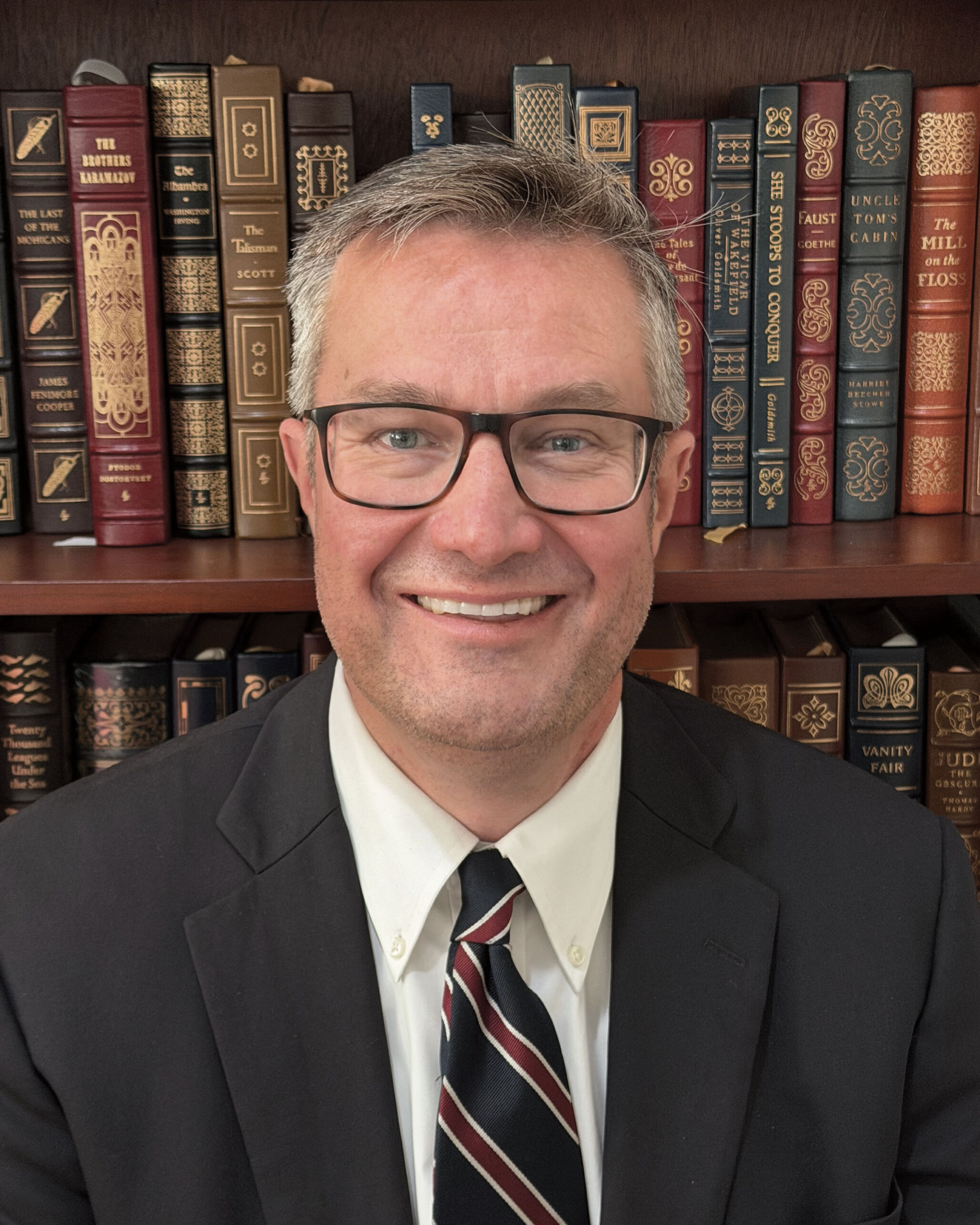 Headshot photo of Eric Maurer, Teaching Excellence Award Winner