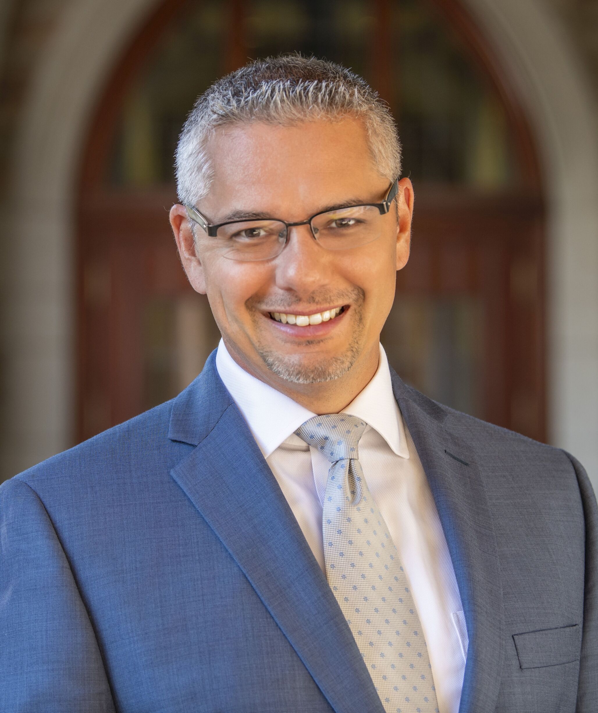 Headshot of Vincent Phillip Munoz, Teaching Excellence Award Winner